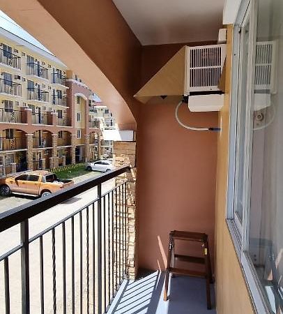 Mikaela'S Crib- 1 Bedroom Flat @ Arezzo Place Condominium Davao City Extérieur photo